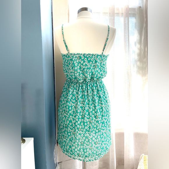 Forever 21 ditsy print mini dress with pintucked details on bust. - Picture 3 of 4